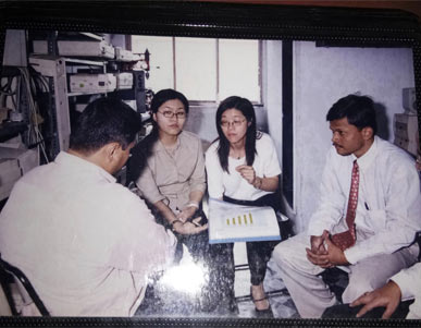 Chinese Marketing Team Visitors Our Office 2002